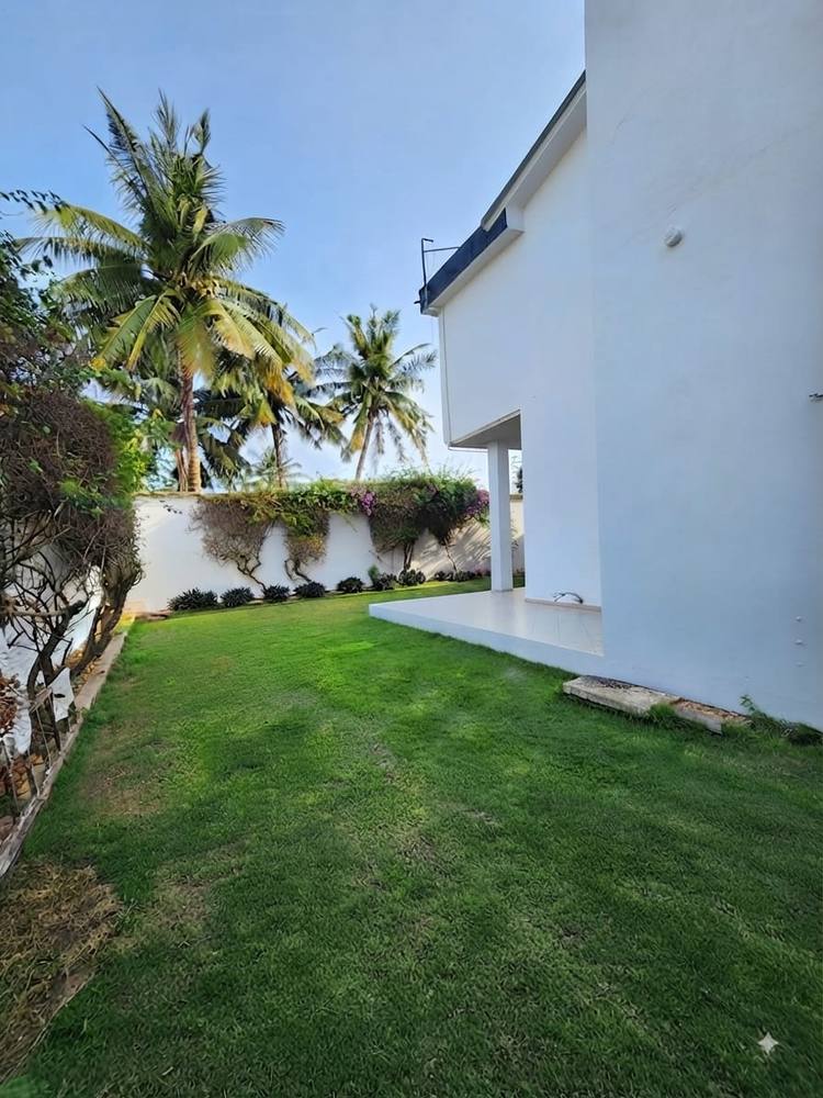 Villa meublée 3 chambres à louer à Baguida (Lomé)