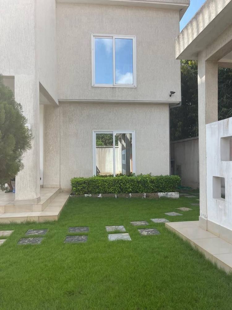 UNFURNISHED VILLA FOR RENT IN TOTSI